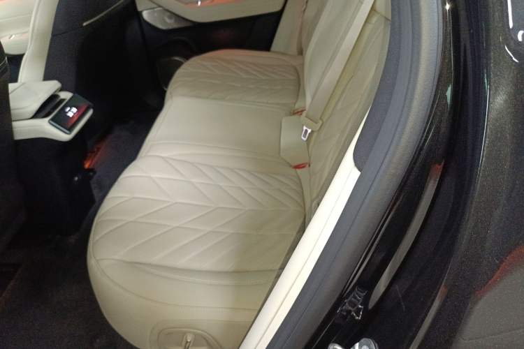 Used Nio ES6 2025 75 kWh Interior 4