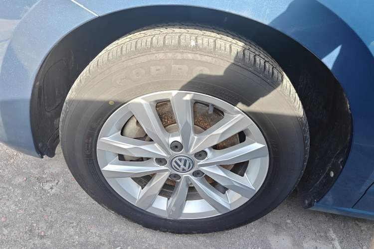 Used Volkswagen Touran 2016 Volkswagen Touran L 280TSI DSG Comfort Edition Left Front Wheel Hub