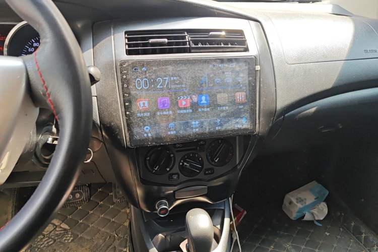 Used Nissan Livina 2013 Jinrui 1.6XL CVT Comfort Edition Audio And AC Panel