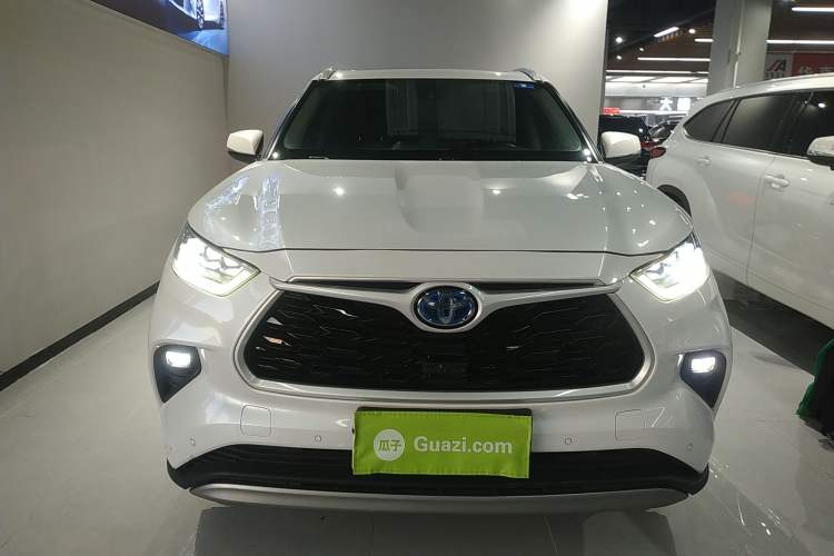 Used Toyota Highlander 2022 Dual-Engine 2.5L Four-Wheel Drive Prestige Version 7 Seats
