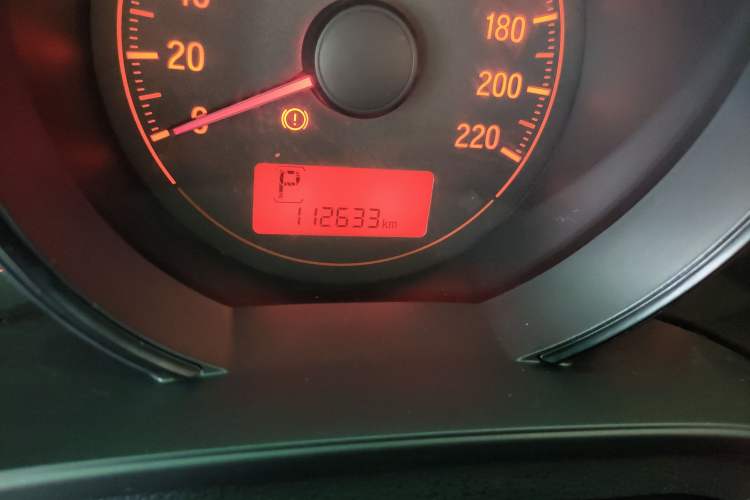 Used Honda Fit 2014 1.5L LX CVT Comfort Model Odometer Close Up