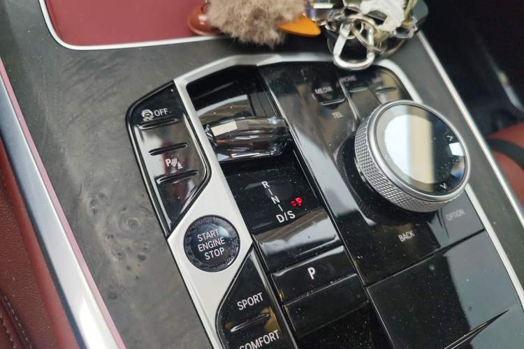 Used BMW X5 2023 xDrive 30Li Luxury M Sport Night Edition Package Gear Lever