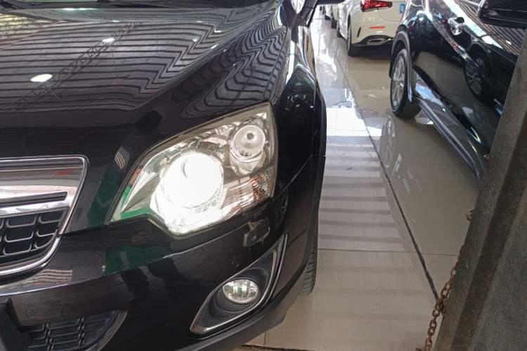 Used Opel Antara 2013 2.4L Two-Wheel-Drive Luxury Edition