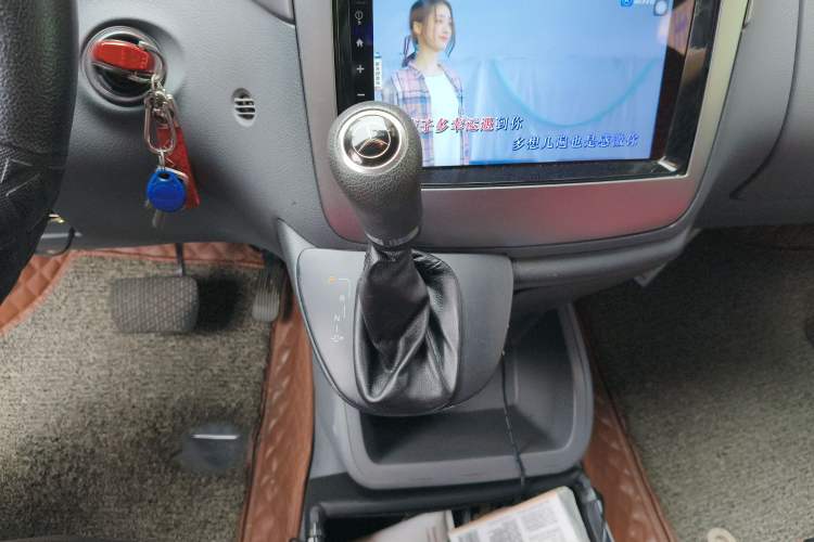 Used Mercedes-Benz Vito 2011 2.5L 7-seater executive version Gear Lever