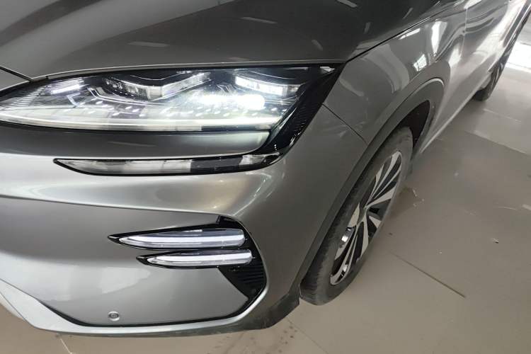 Used BYD Song PLUS New Energy 2023 Champion Edition EV 520KM Luxury Model Left Front Headlight