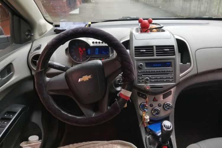 Used Chevrolet Aveo Sonic 2011 Sedan 1.4L MT SL