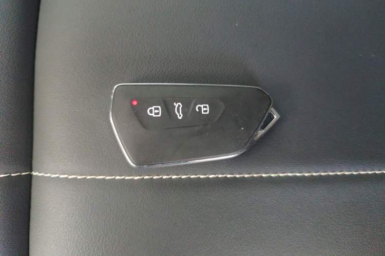 Used Volkswagen ID.4 X 2025 Smart Version Pure & Intelligent Enjoyment Edition
