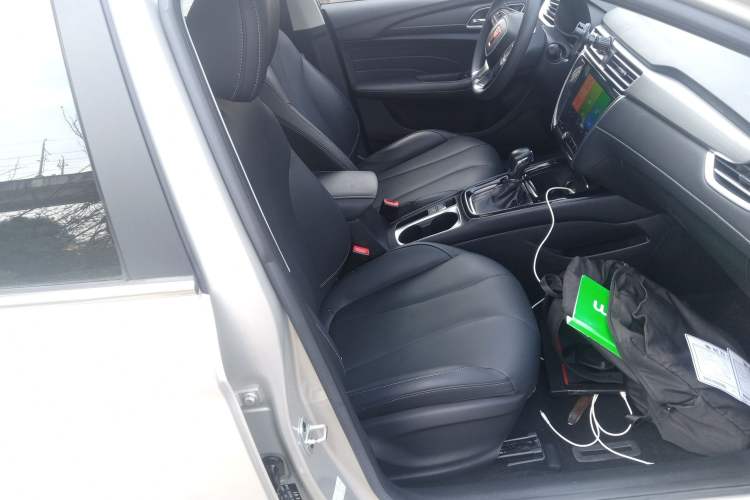 Used Roewe i5 2020 1.5L Automatic 4G Connect Luxury Flagship Edition
