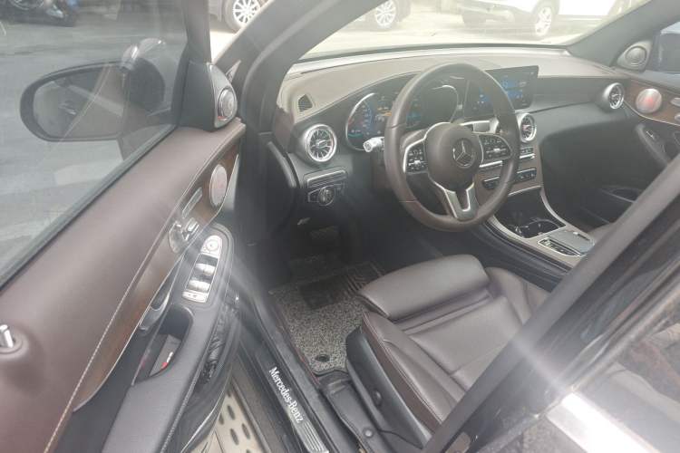 Used Mercedes-Benz GLC 2020 Facelift GLC 300 L 4MATIC Dynamic Edition
