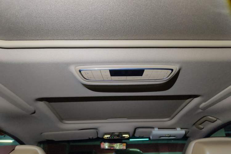 Used Buick GL8 2021 ES Land Cruiser 653T Smart Flagship Model
