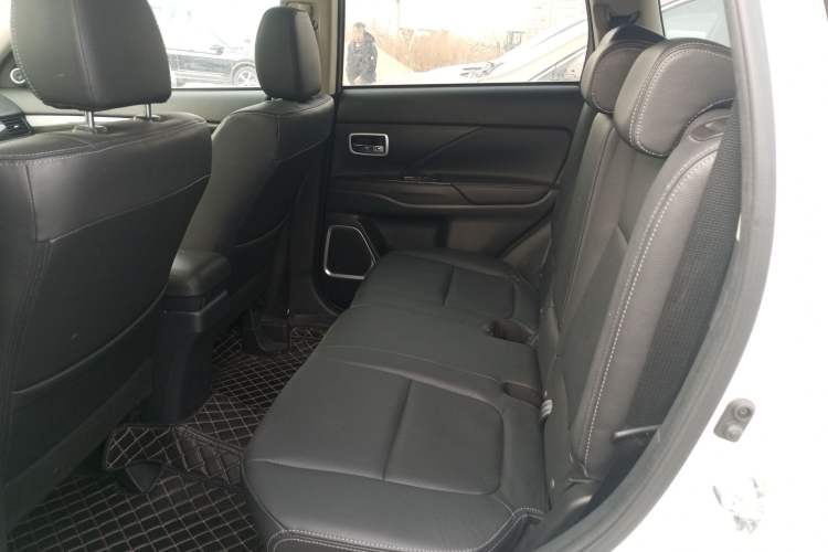 Used Mitsubishi Outlander 2018 2.0L Two-Wheel Drive Glory Edition 5 Seats