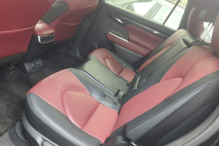 Used Toyota Crown Kluger 2021 2.5L HEV Four-Wheel Drive Flagship Edition Left Rear Seat