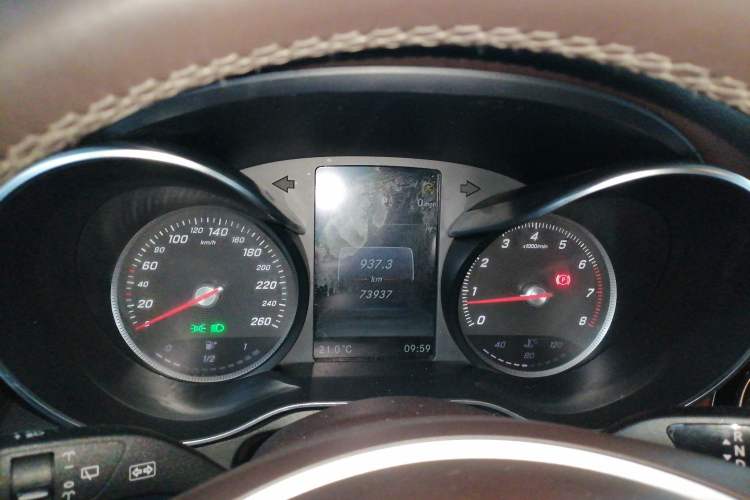 Used Mercedes-Benz GLC 2018 GLC 260 4MATIC Luxury Model