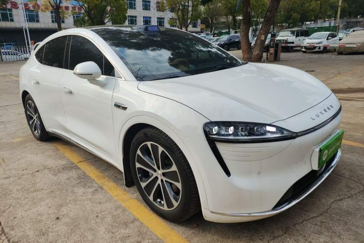 Used Hima Luxeed R7 2024 All-Electric 802 km Max Front Right 45 Deg