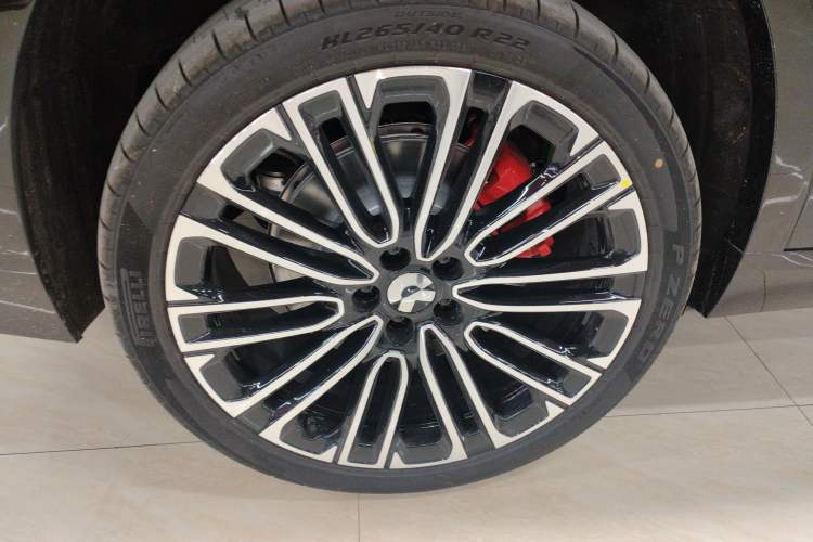 Used Nio ES8 2026 Model 6-seat Executive Signature Edition Right Rear Wheel Hub