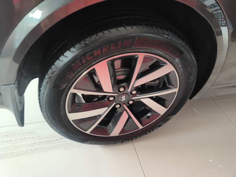 Used Li Auto L7 2023 Air model — 25