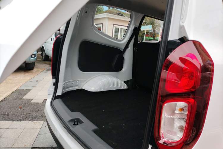 Used Wuling Hongguang New Energy 2025 Extended-Range Hybrid 50 km Utility Version