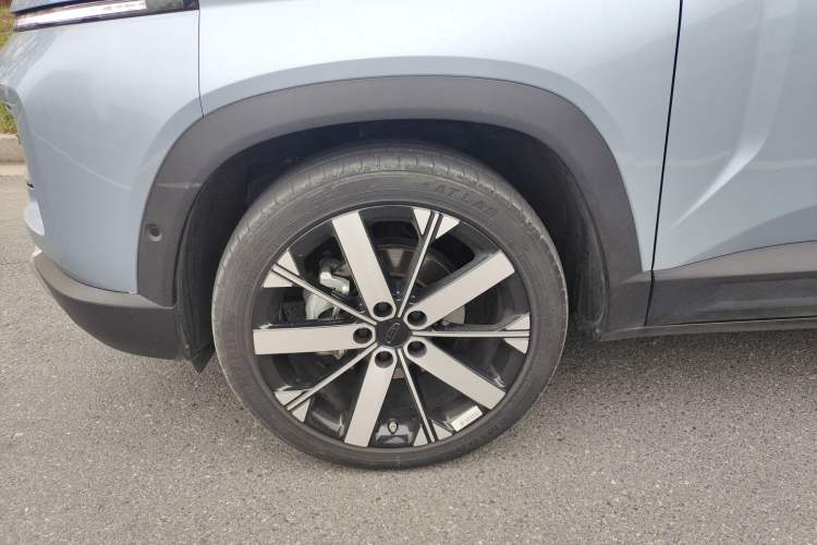 Used Geely Auto icon 2023 1.5TD Chocolate Luxe Edition Left Front Wheel Hub