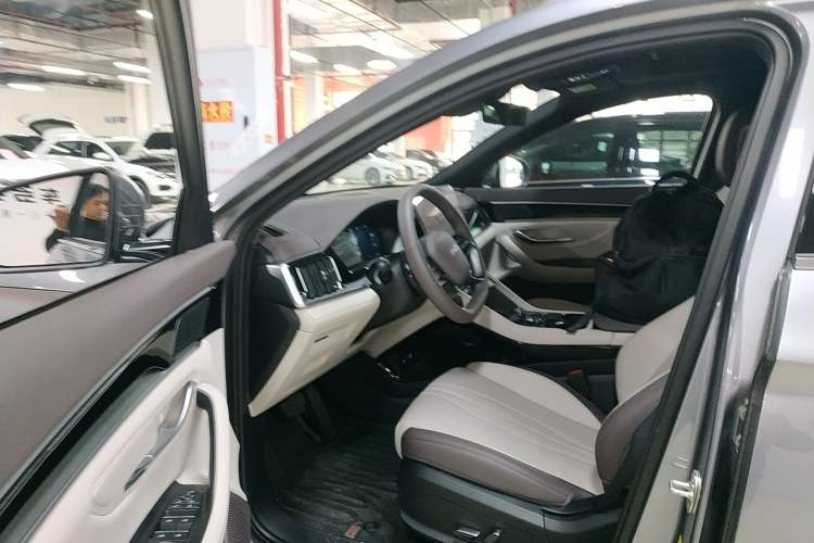 Used BYD Song PLUS New Energy 2025 DM-i 112KM Prestige Model
