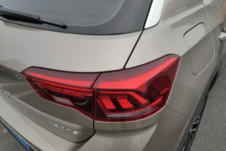 Used Volkswagen T-ROC 2020 280TSI DSG Two-Wheel Drive Comfort Version