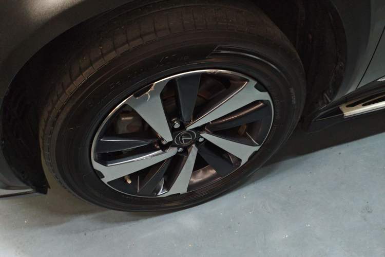 Used Lexus NX 2020 300h All-Wheel Drive FENGZHI Version China VI Standard Left Front Wheel Hub