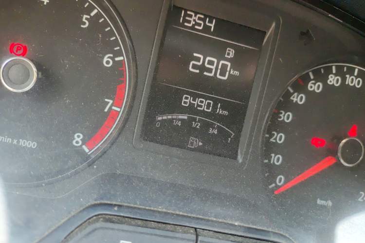 Used Volkswagen Jetta 2015 1.6L Manual Fashion Edition Odometer Close Up