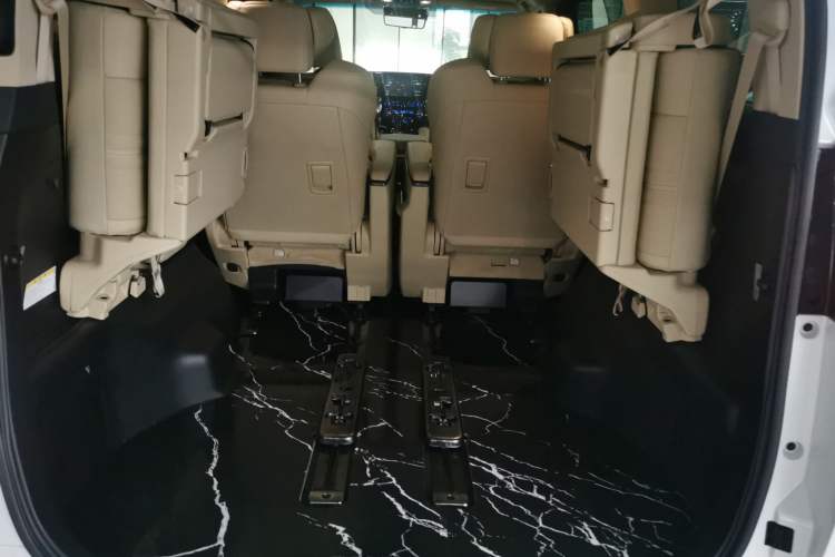 Used Toyota Vellfire 2021 Crown Dual-Engine 2.5L HV Supreme Edition
