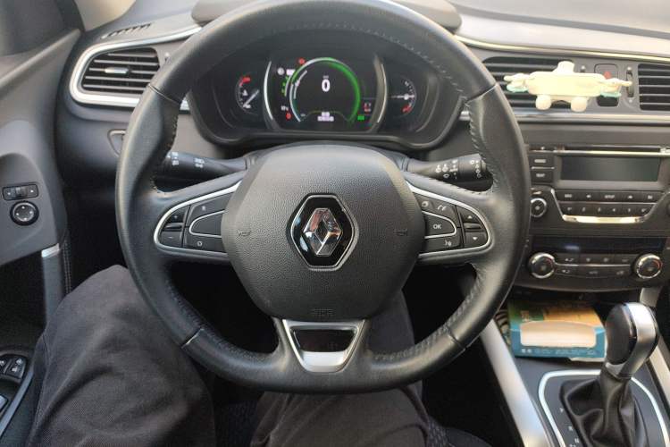 Used Renault Kadjar 2017 2.0L Two-Wheel Drive Comfort Edition Steering Wheel