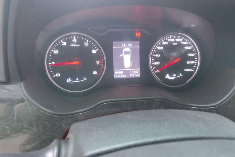 Used JAC Refine M4 2016 2.0L Manual Luxury Version
