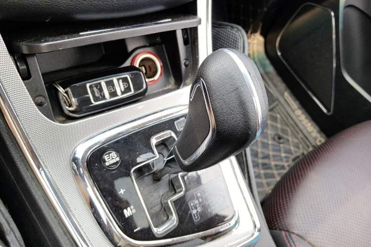 Used Baojun 560 2016 1.8L iAMT Luxury Model Gear Lever