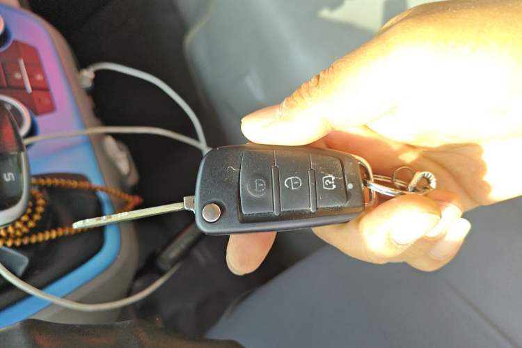 Used Farizon Xingxiang E6 2022 Van with High Roof Equipped with CATL 50.23 kWh Battery
