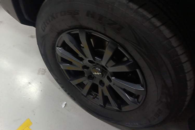 Used Formula Leopard Leopard 5 2023 Navigator Edition
