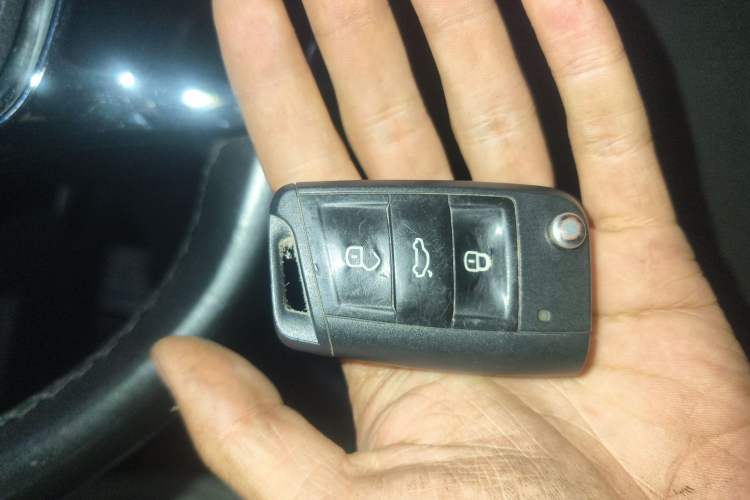 Used Volkswagen Lamando 2015 280TSI DSG Comfort Edition Vehicle Key