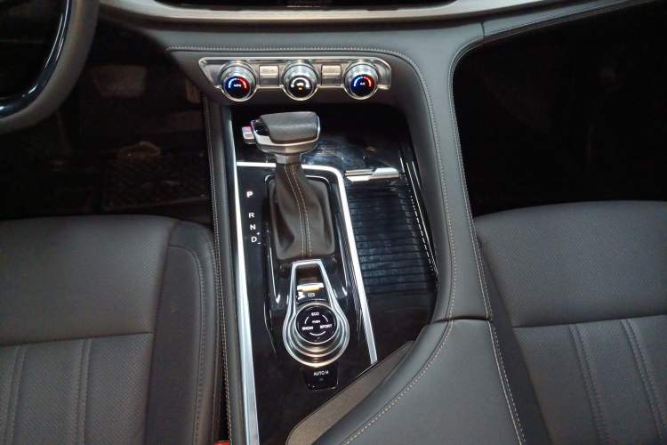 Used CHANGAN CS95 2019 2.0T Two-Wheel-Drive Luxury Version
