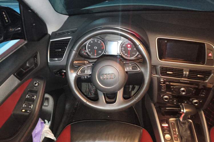 Used Audi Q5 2017 Plus 40 TFSI Technology Model
