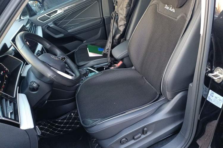 Used Volkswagen Tiguan L 2023 Restyled 330TSI Automatic Two-Wheel Drive R-Line Enhanced Comfort Version
