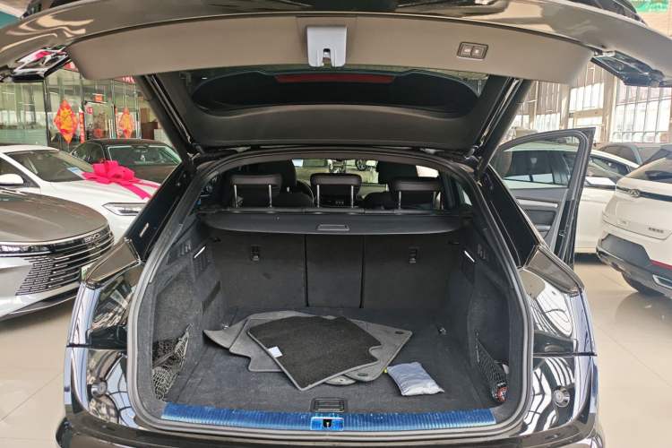 Used Audi Q5L Sportback 2022 Updated 40 TFSI Luxury Edition Trunk