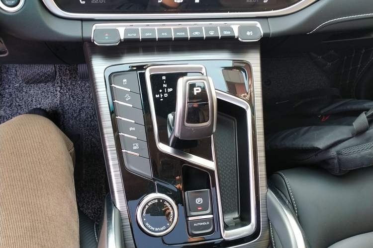 Used Geely Auto Emgrand X7 Sport 2020 1.8TD DCT ZhiZun PRO Gear Lever