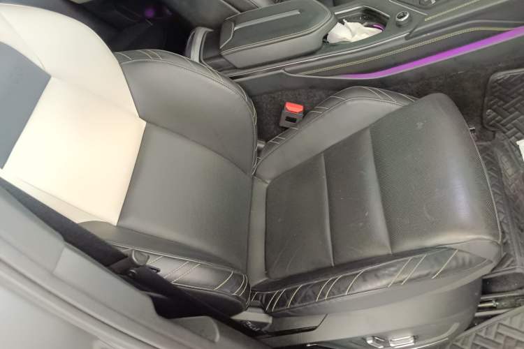 Used Lynk & Co 05 2020 2.0TD Two-Wheel Drive Shine Halo Right Front Seat