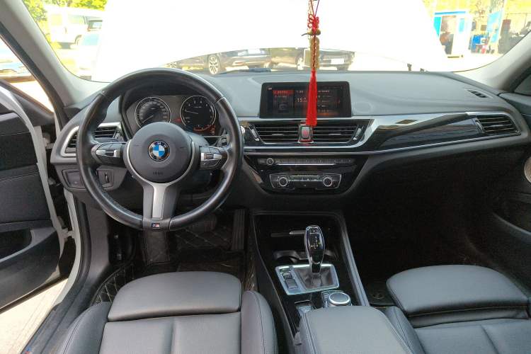 Used BMW 1 Series 2021 120i M Sport Night Edition Center Console
