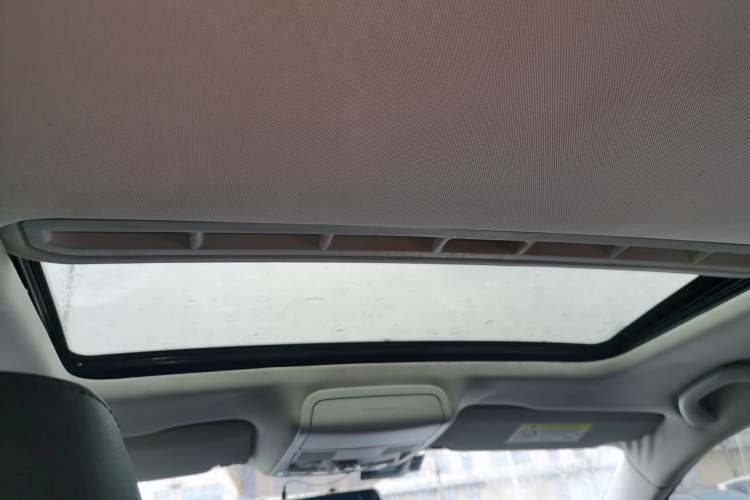 Used Volkswagen Sagitar 2015 1.6L Manual Comfort Model