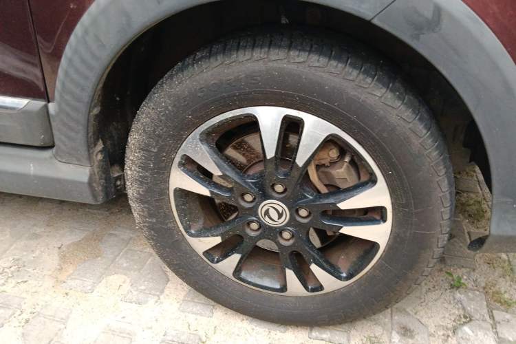 Used Dongfeng Fengon 370 2018 S370 1.5L CVT Luxury 7-Seater Right Front Wheel Hub