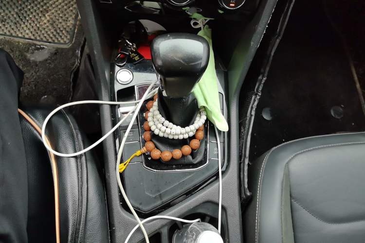 Used Volkswagen Tiguan L 2019 Updated Version 330TSI Automatic Two-Wheel Drive Panoramic Comfort Edition China VI Standard Gear Lever