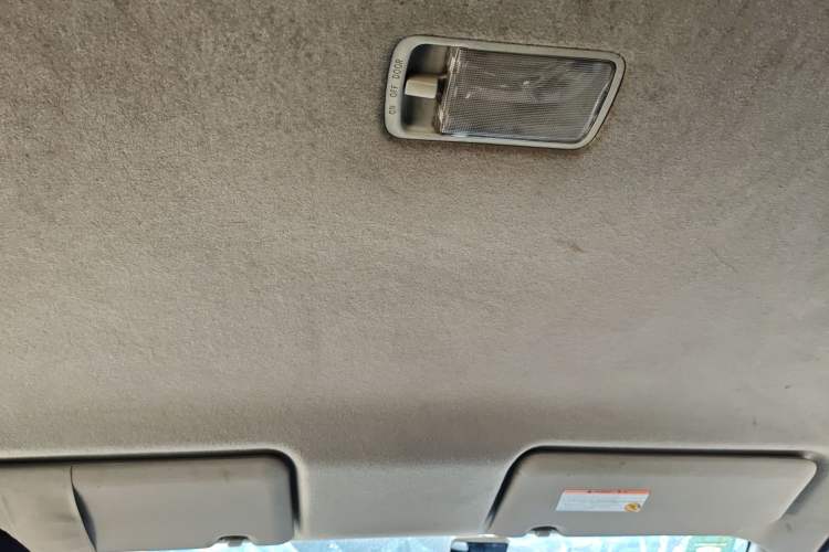 Used Nissan Livina 2010 JINRUI Edition 1.6L Automatic Standard Model Headliner