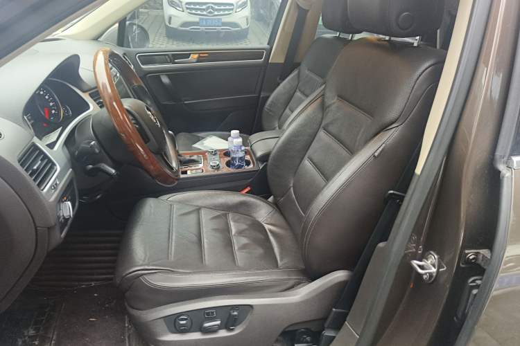 Used Volkswagen Touareg 2011 3.0 TSI Comfort Version