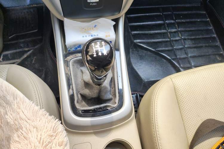 Used CHANGAN Eado 2014 1.6L Manual Luxury Model Gear Lever