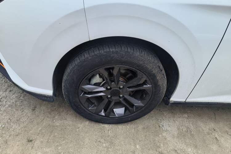 Used Dongfeng Aeolus Yixuan 2024 1.5L Automatic JingSu Edition Left Front Wheel Hub