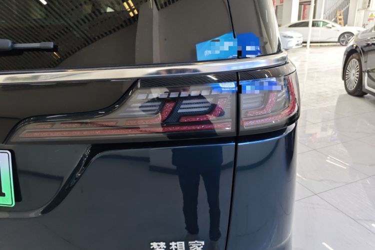 Used VOYAH Dream 2025 PHEV Four-Wheel-Drive Flagship Kunpeng Edition
