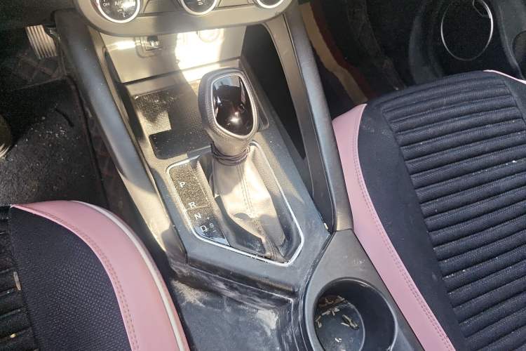 Used Dongfeng Fengon 500 2022 1.5L CVT Enjoyment Version Gear Lever