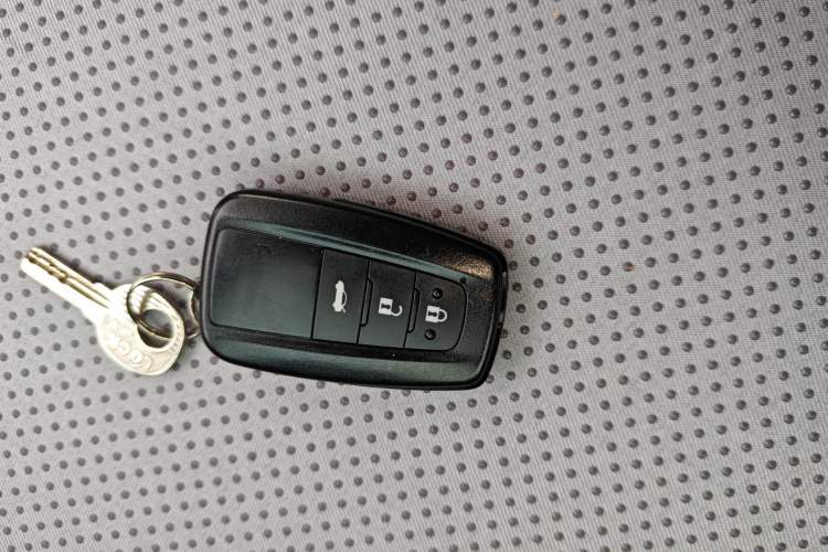 Used Toyota Corolla 2019 Dual-Engine 1.8L E-CVT GL-i Elite Edition Vehicle Key